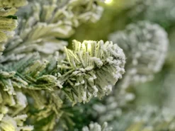 Sale Everlands künstlicher Weihnachtsbaum Imperial Pine mit Schnee 460 LEDs warm weiß D 147 H 240 cm Künstliche Weihnachtsbäume