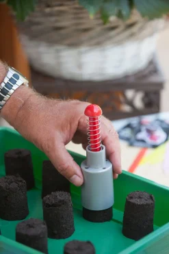 Hot Nature Anzuchttöpfchen Presse D 4,5 x 15 cm Anzucht-Zubehör